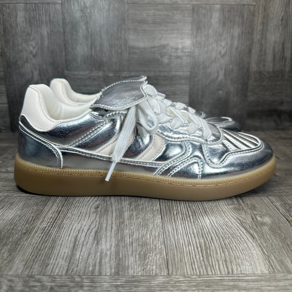 Madden Girl Breakaway Sneakers Womens 7.5 Metallic Fashion Low Top Gum Sole NEW